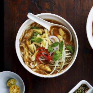 π asam laksa